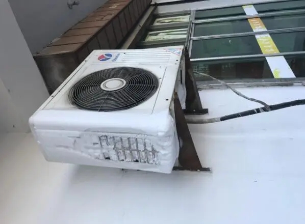 空調(diào)外機粗管結(jié)霜是怎么辦?空調(diào)外機粗管結(jié)霜解決方法有哪些?